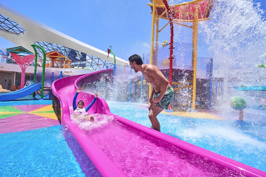 RCI Utopia of the Seas Splashaway Bay - N.Hagen 0.jpg.jpg